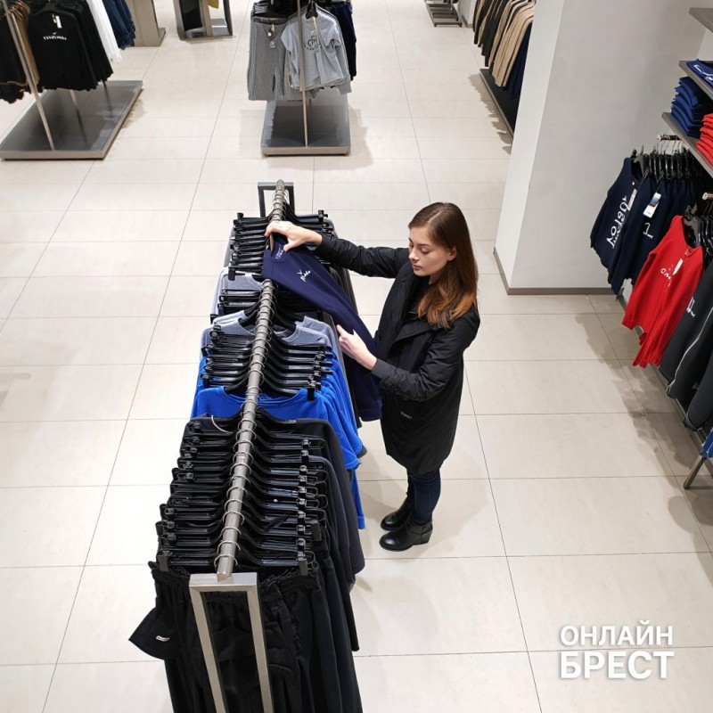 Женщина воровала брендовые вещи и перепродавала в своем магазине Женщина воровала брендовые вещи и перепродавала в своем магазине