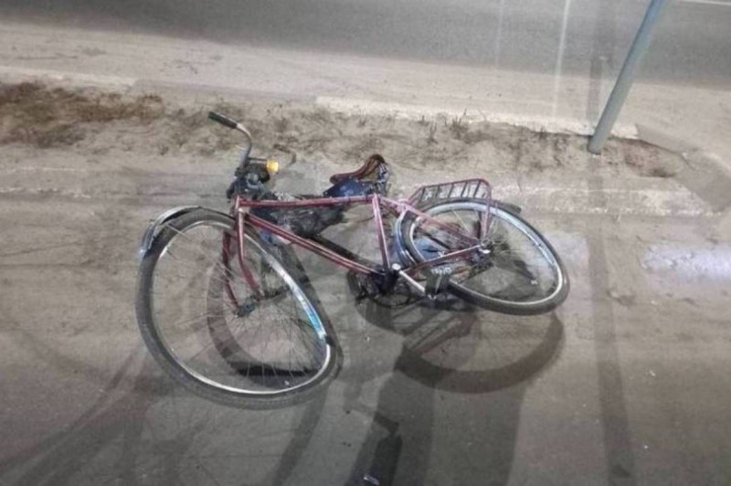 Женщина за рулем Volkswagen сбила велосипедиста: следствие установило ее невиновность Женщина за рулем Volkswagen сбила велосипедиста: следствие установило ее невиновность