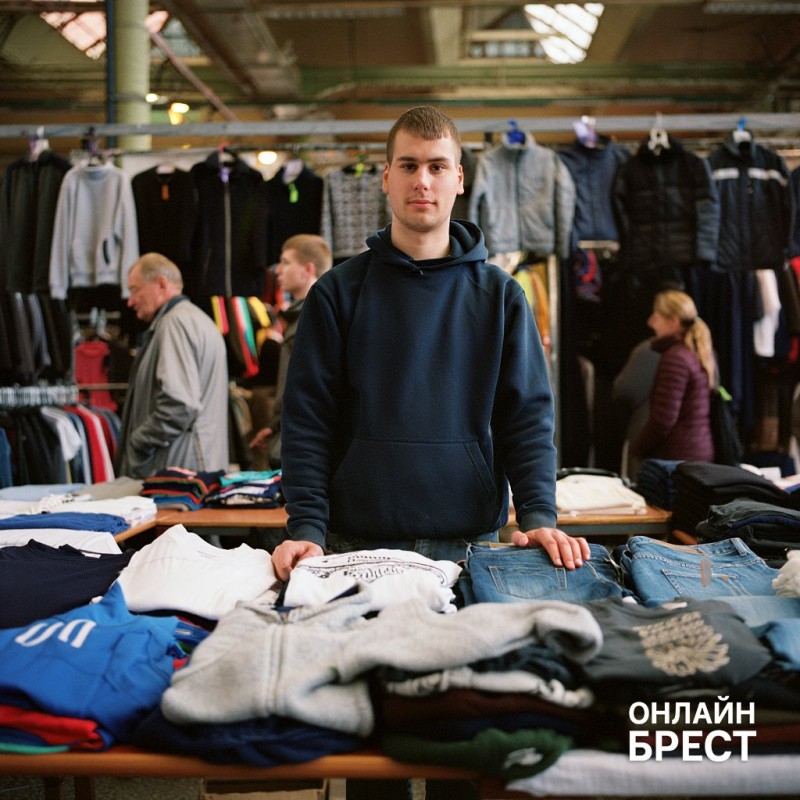 В Беларуси студент нелегально продавал одежду из секонд-хэнда. Чем для него это обернулось? В Беларуси студент нелегально продавал одежду из секонд-хэнда. Чем для него это обернулось?