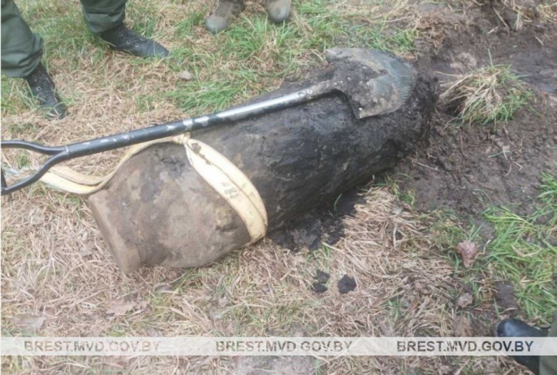 В Брестской области мужчина нашел авиабомбу