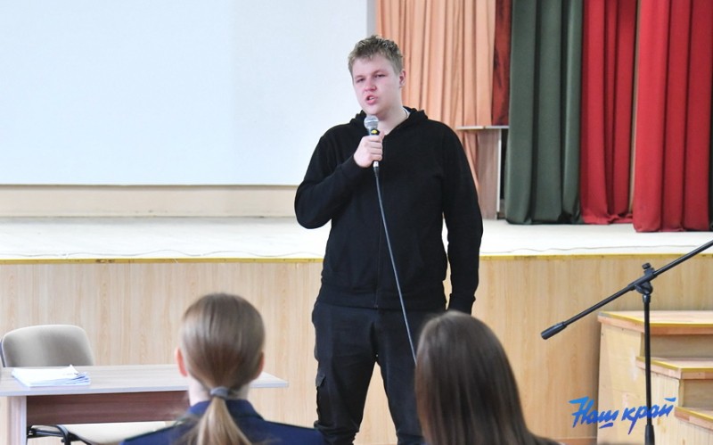 В Барановичах публично заключили под стражу учащегося колледжа В Барановичах публично заключили под стражу учащегося колледжа