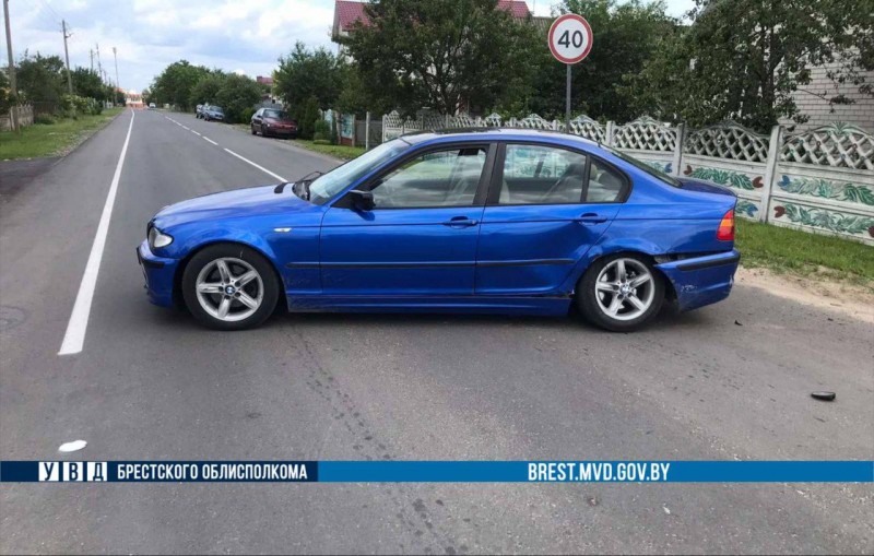 В Березе мотоциклист нарушил ПДД и столкнулся с BMW В Березе мотоциклист нарушил ПДД и столкнулся с BMW