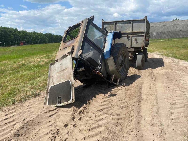 Трактор столкнулся с поездом в Дрогичинском районе Трактор столкнулся с поездом в Дрогичинском районе