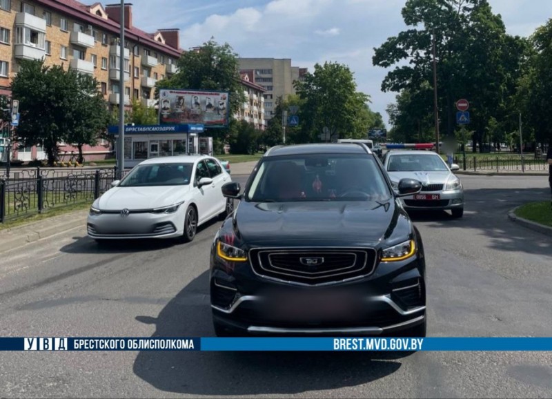 Стало известно, кто стал виновником ДТП с участием такси в центре Бреста Стало известно, кто стал виновником ДТП с участием такси в центре Бреста