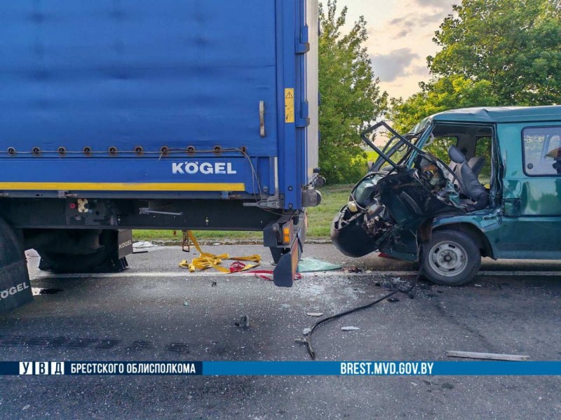 Под Брестом произошло серьёзное ДТП с участием нескольких автомобилей. Рассказываем подробности Под Брестом произошло серьёзное ДТП с участием нескольких автомобилей. Рассказываем подробности