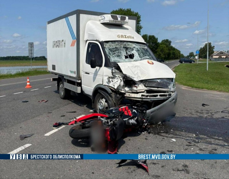 Жесткое ДТП произошло в Иваново — видео не для впечатлительных Жесткое ДТП произошло в Иваново — видео не для впечатлительных