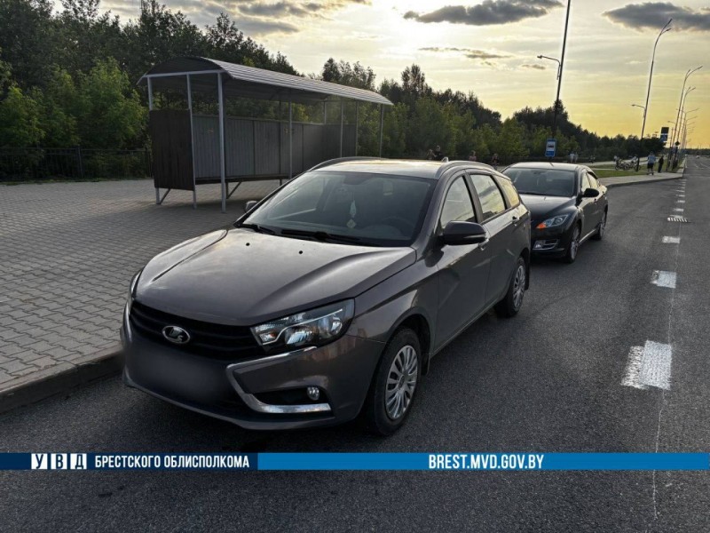 ДТП в Бресте: мотоциклист упал, избегая столкновения ДТП в Бресте: мотоциклист упал, избегая столкновения