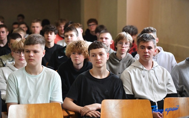 В Барановичах публично заключили под стражу учащегося колледжа В Барановичах публично заключили под стражу учащегося колледжа