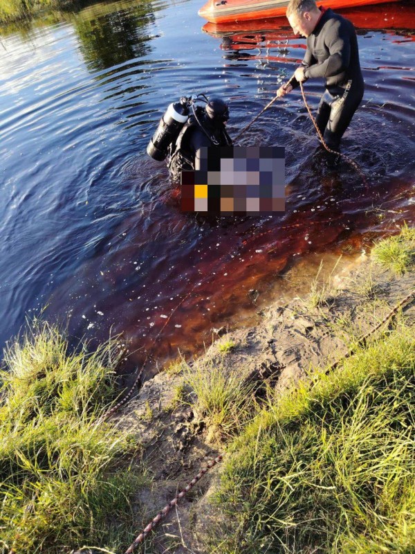 В Беларуси парень прыгнул в воду и погиб В Беларуси парень прыгнул в воду и погиб