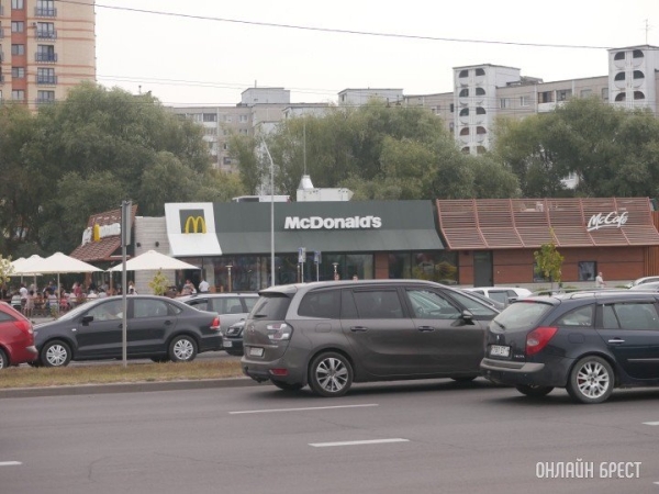 Лукашенко рассказал, кому сейчас принадлежит «Макдональдс» в Беларуси Лукашенко рассказал, кому сейчас принадлежит «Макдональдс» в Беларуси