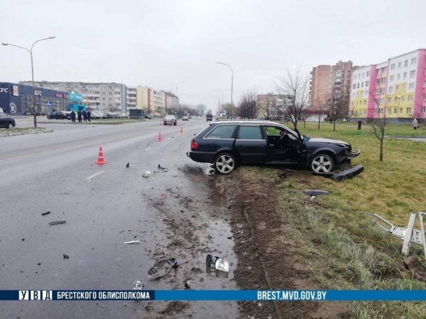В ГАИ рассказали подробности ДТП в Кобрине В ГАИ рассказали подробности ДТП в Кобрине