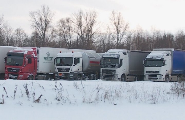 На границе фуры ходят хмуро… Ситуация с трансграничными автоперевозками все больше накаляет отношения в среде перевозчиков
